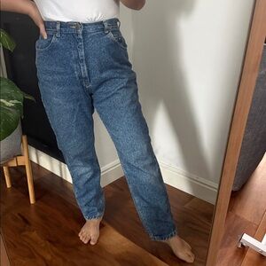 Vintage Lee Ultra high Rise Taper Leg Medium Wash Jeans. Size 27